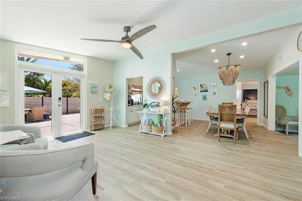 1971 Holiday Ln - Photo 4 of 26