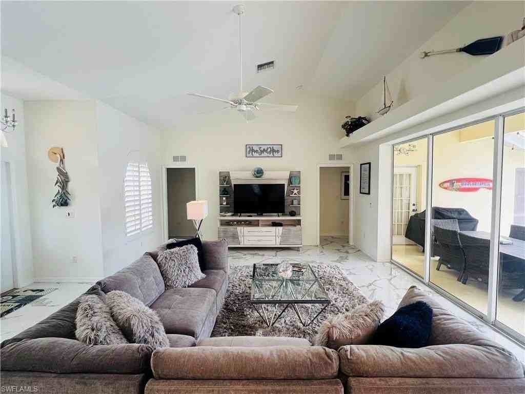 1031 Tivoli Ln - Photo 6 of 20