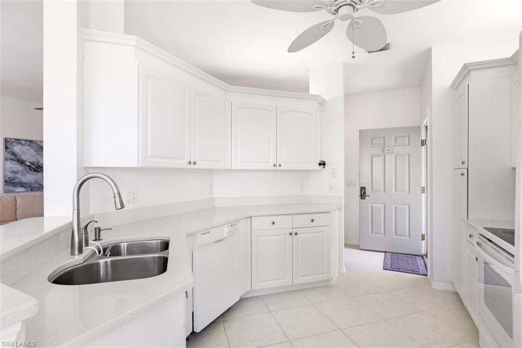 5870 Three Iron Dr Unit 4-401 #4-401 - Photo 4 of 19