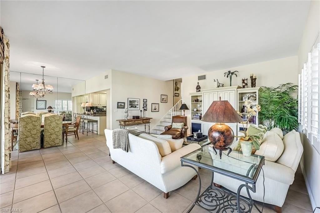 2216 Gulf Shore Blvd N Apt R3 #R3 - Photo 4 of 16