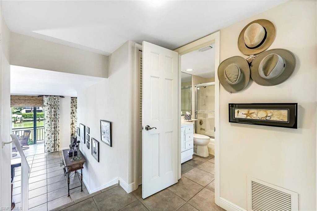 2216 Gulf Shore Blvd N Apt R3 #R3 - Photo 5 of 16