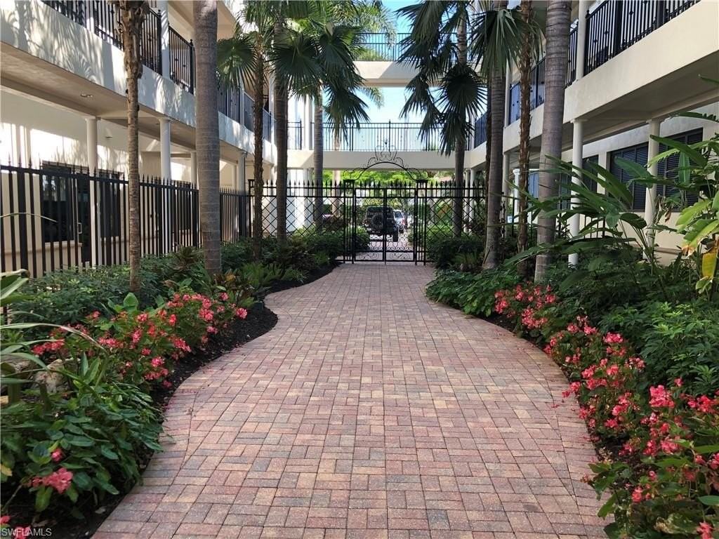 1400 Gulf Shore Blvd N Apt 310 #310 - Photo 2 of 33