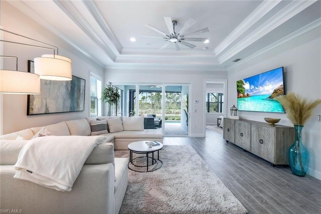 6875 Saona Ct - Photo 2 of 21