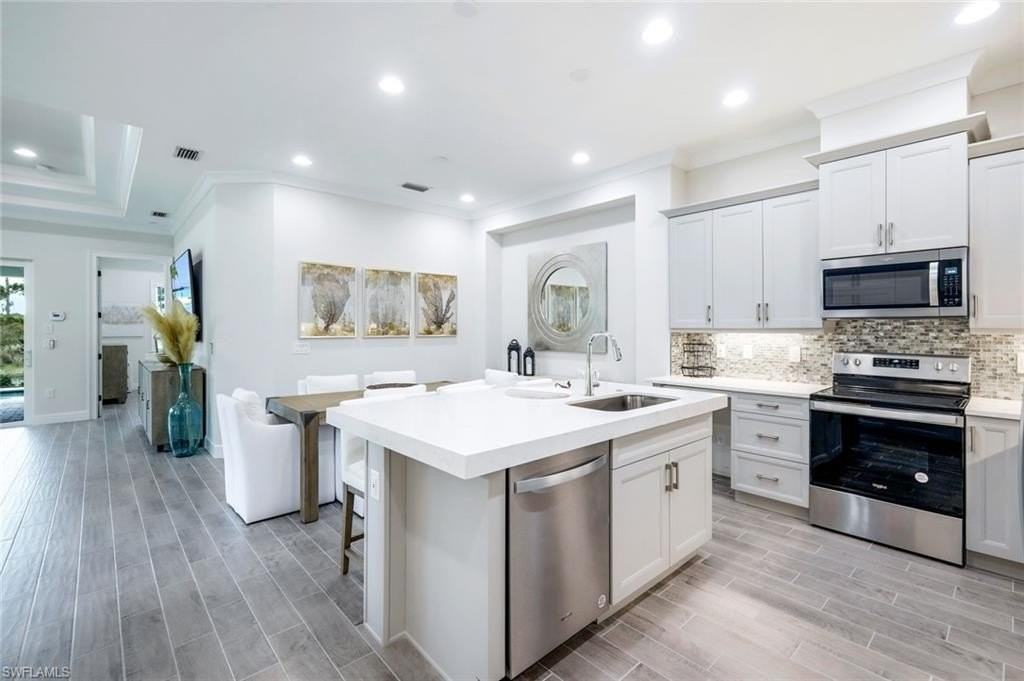 6875 Saona Ct - Photo 6 of 21