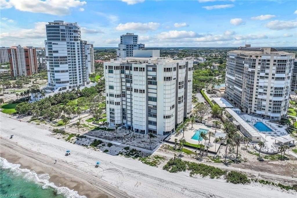 4051 Gulf Shore Blvd N - Photo 3 of 25