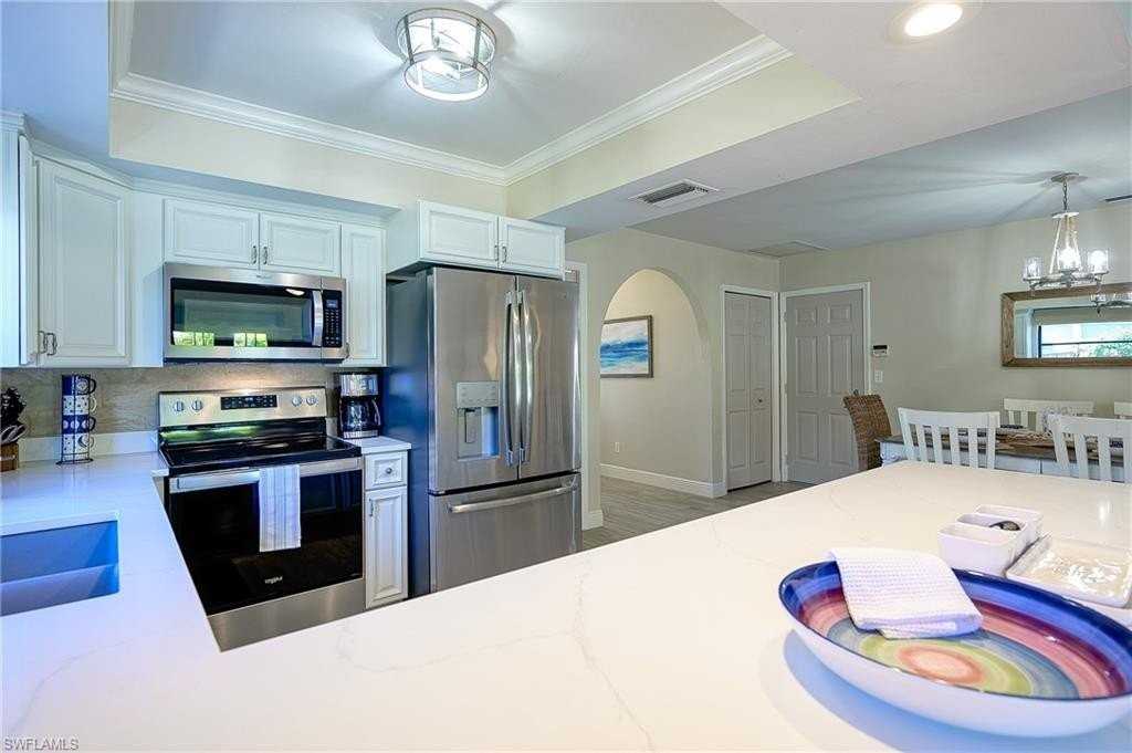 672 100th Ave N - Photo 7 of 35