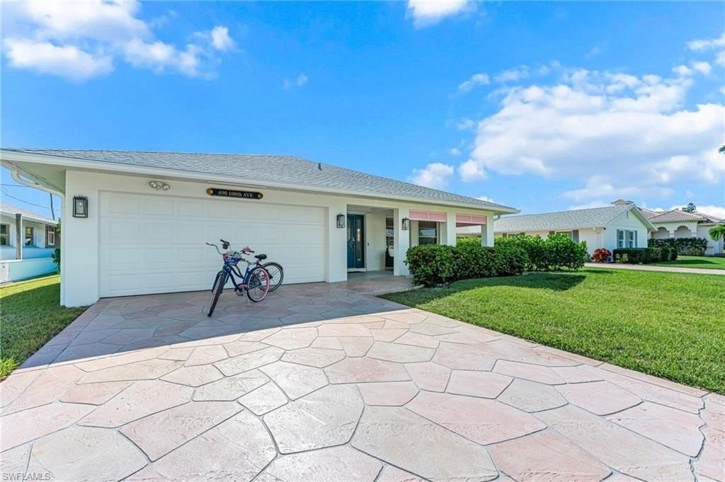 690 100th Ave N - Photo 2 of 33