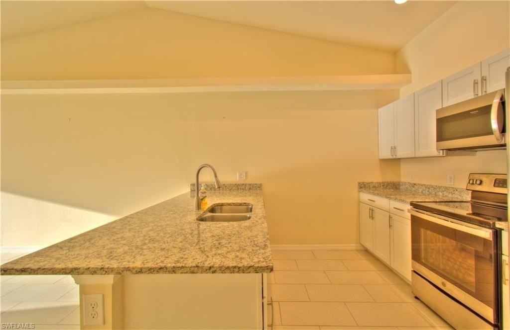 512 Skyline Blvd - Photo 7 of 28