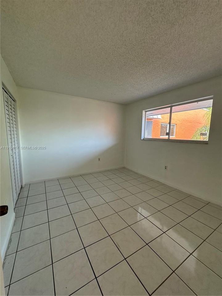 Sw 200th St - Photo 2 of 4