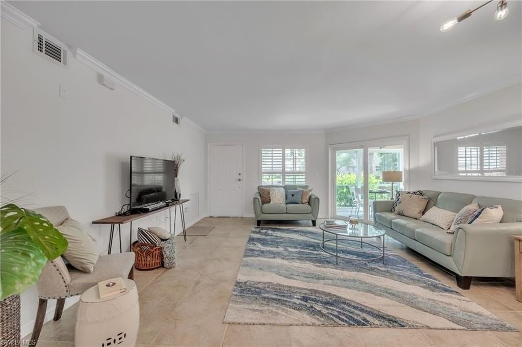 5633 Turtle Bay Dr Apt 37 #37 - Photo 3 of 35