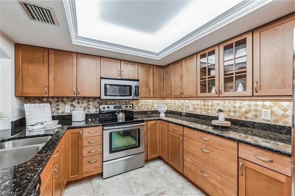 5633 Turtle Bay Dr Apt 37 #37 - Photo 5 of 35