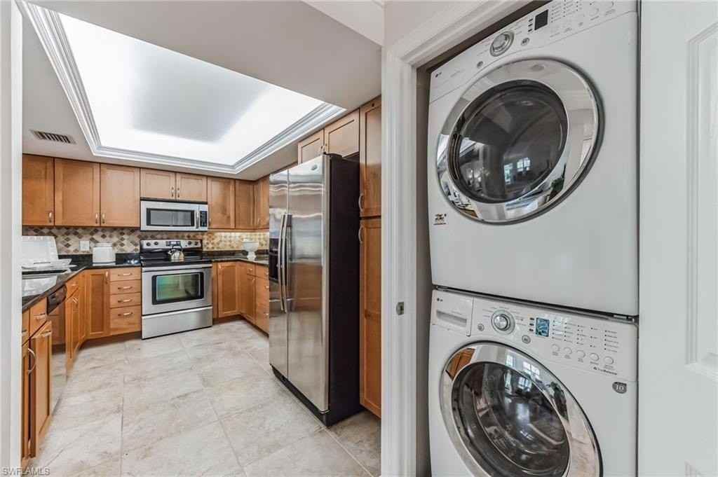 5633 Turtle Bay Dr Apt 37 #37 - Photo 7 of 35