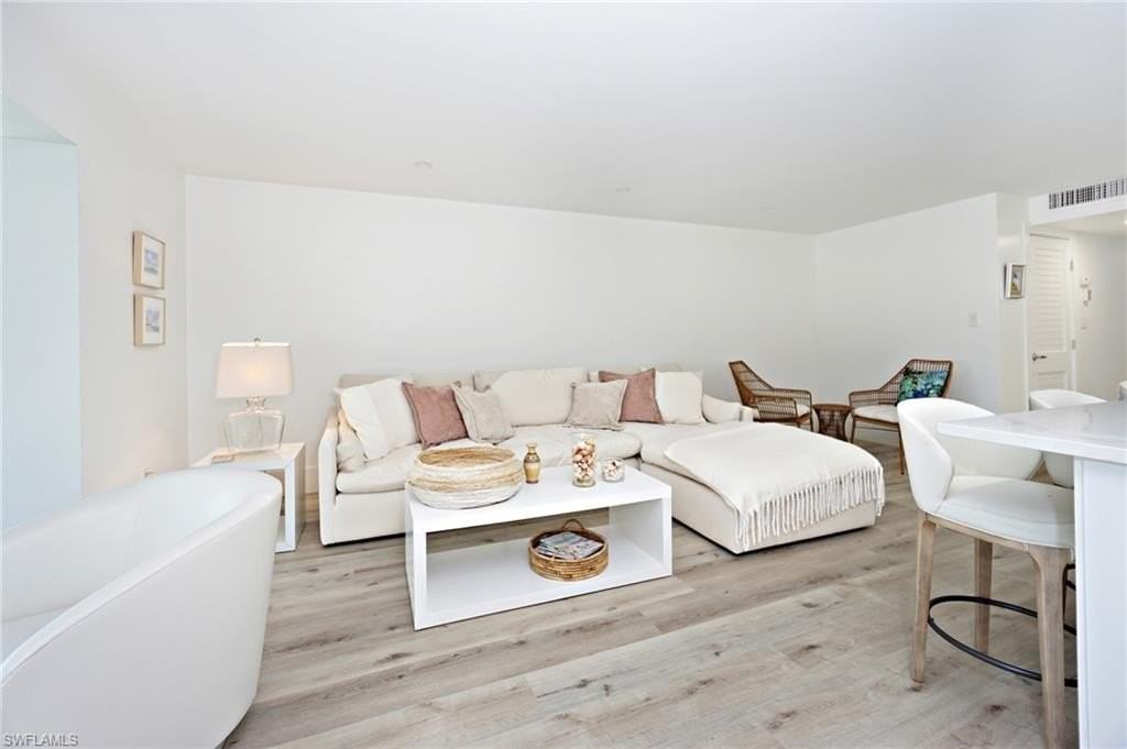 1910 Gulf Shore Blvd N Apt 102 #102 - Photo 7 of 18