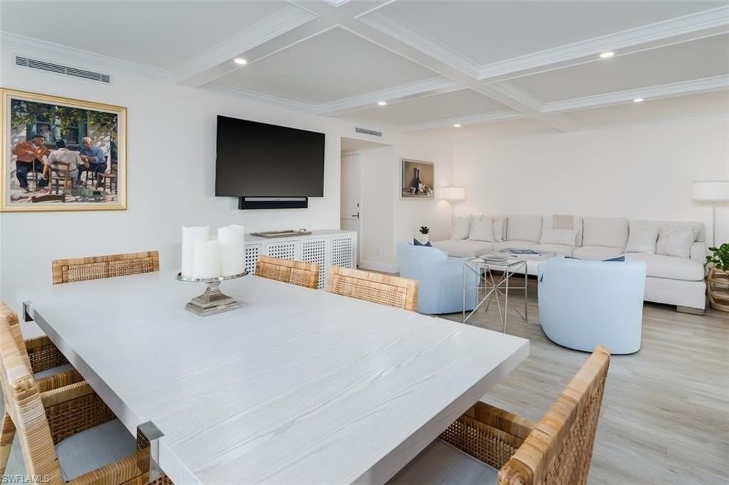 3450 Gulf Shore Blvd N Apt 210 #210 - Photo 5 of 35