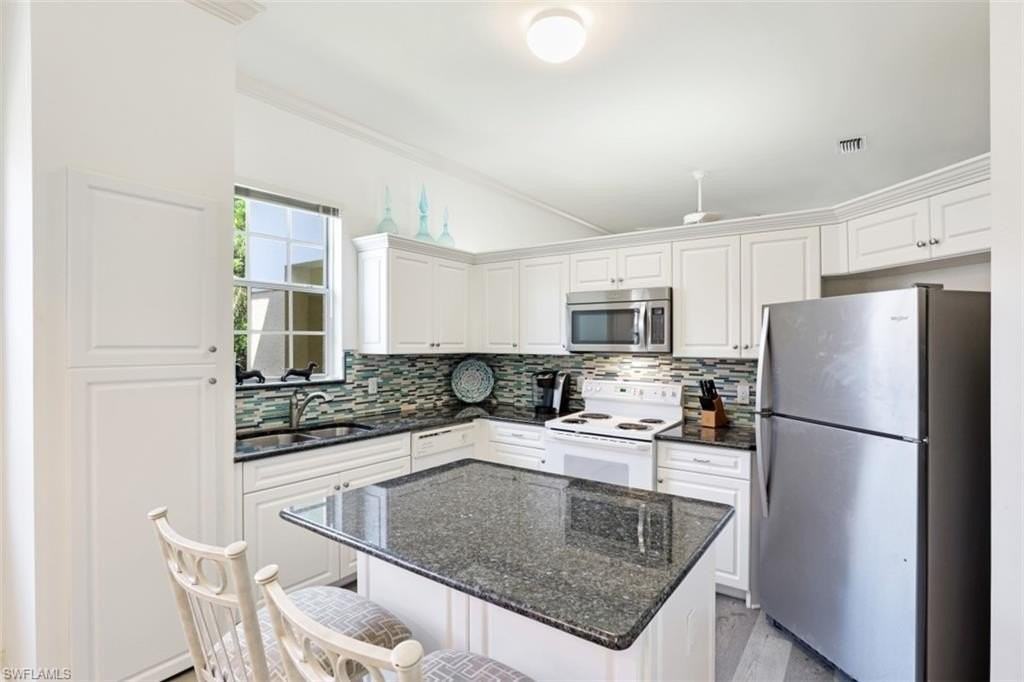 600 L Ambiance Cir Unit 6 #6 - Photo 4 of 22