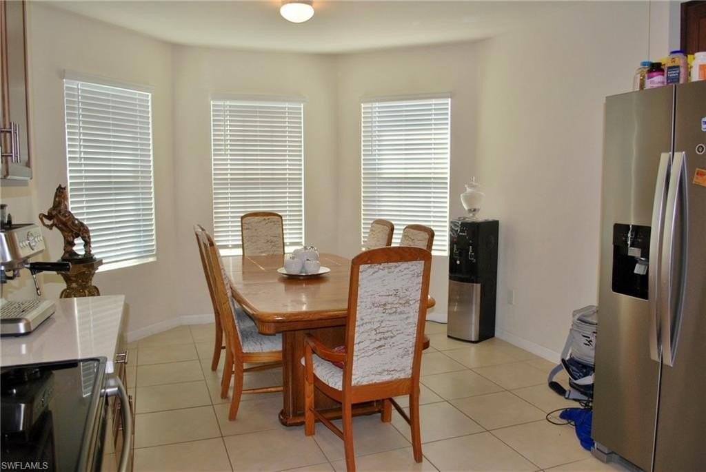 1217 Santa Barbara Blvd N - Photo 4 of 12