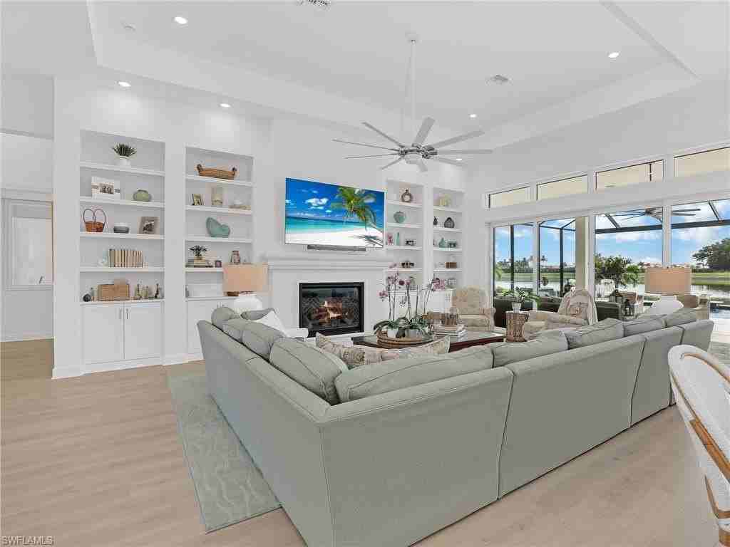 15432 Turin Dr - Photo 2 of 45