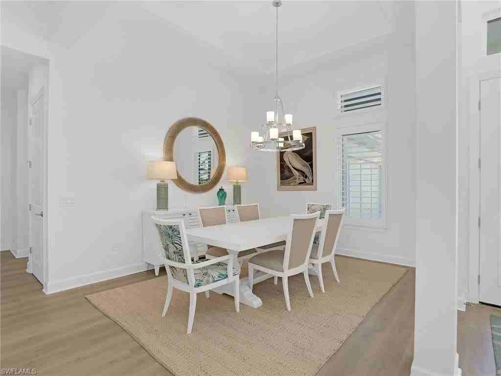 15432 Turin Dr - Photo 5 of 45