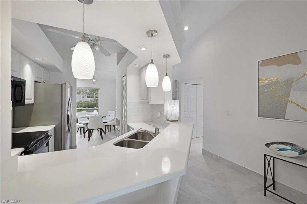 881 Gulf Pavilion Dr Apt 201 #201 - Photo 7 of 16