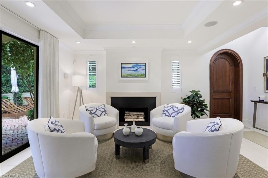 270 5th Ave S Unit H-2 #H2 - Photo 4 of 34