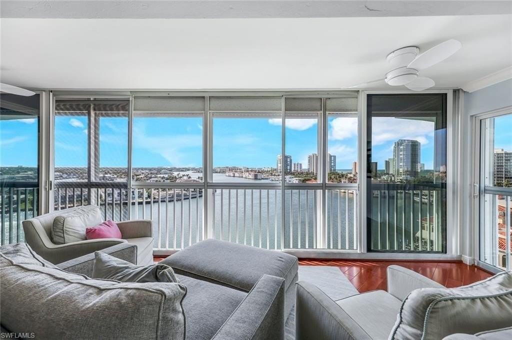 250 Park Shore Dr Apt 803 #803