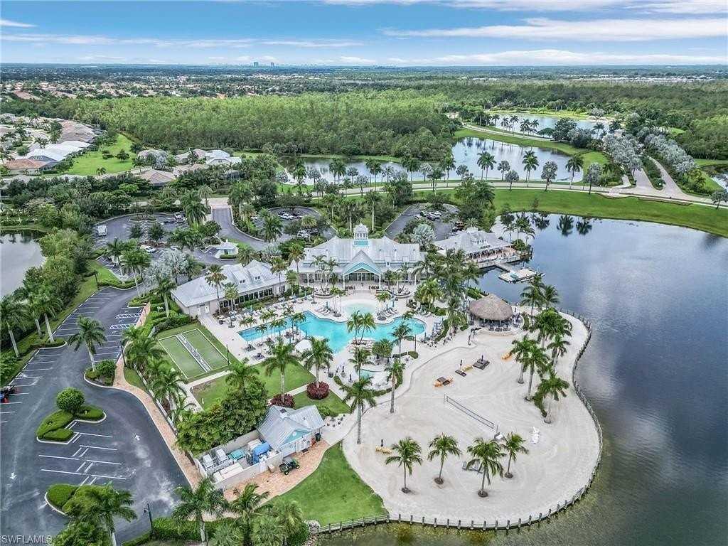 14226 Charthouse Cir - Photo 5 of 46