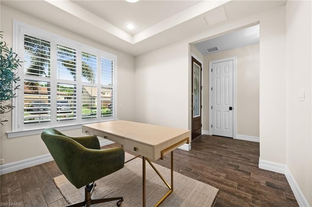 14750 Laguna Dr - Photo 5 of 50