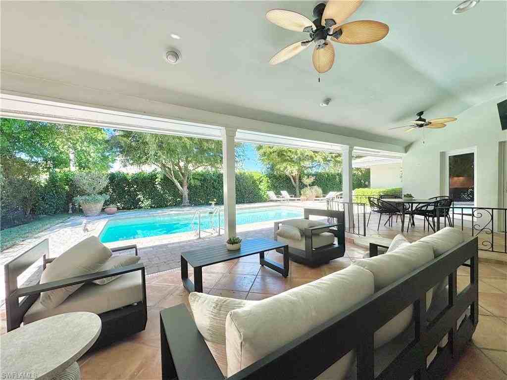 4083 Belair Ln - Photo 4 of 38