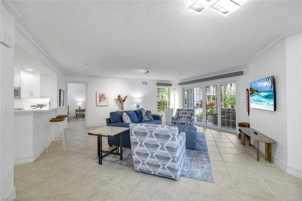 376 3rd St S Apt 102 #102 - Photo 5 of 17