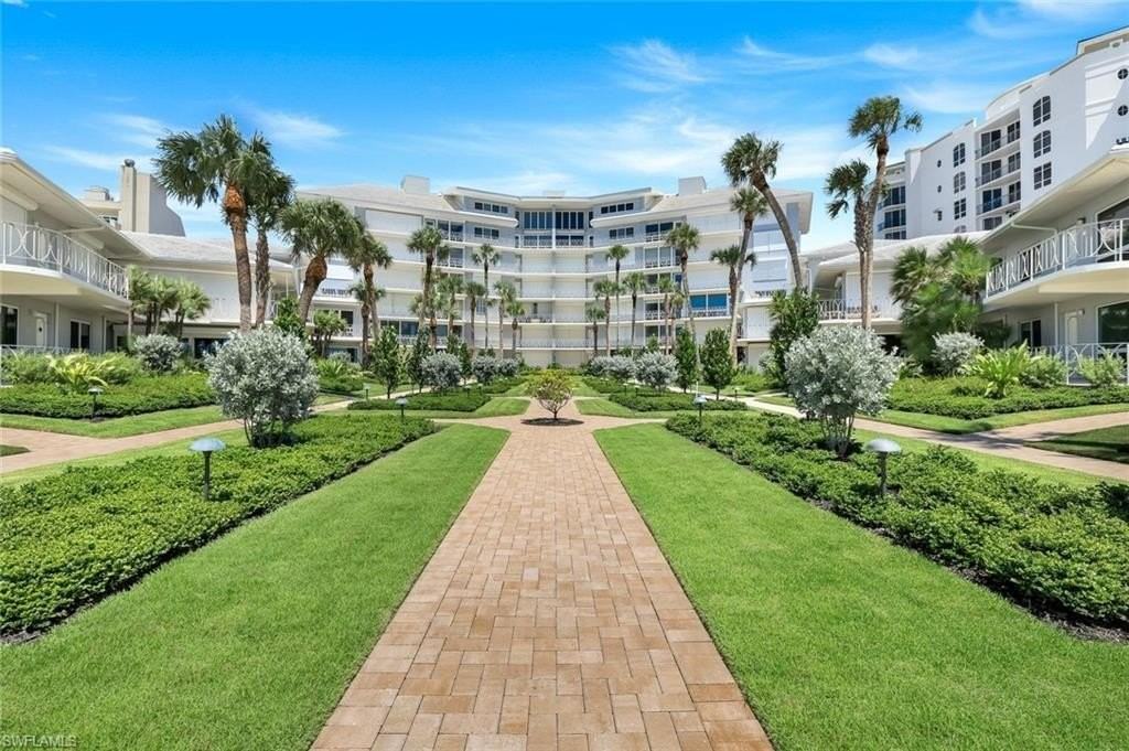 1851 Gulf Shore Blvd N Apt 15 #15 - Photo 2 of 17