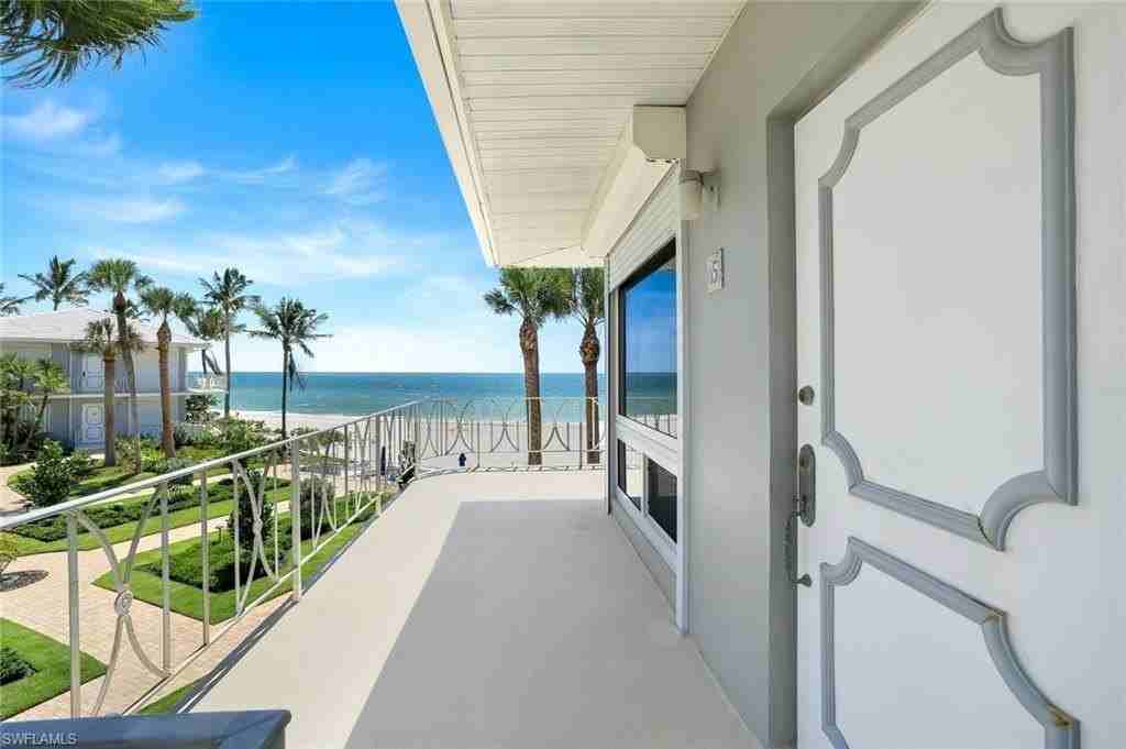 1851 Gulf Shore Blvd N Apt 15 #15 - Photo 3 of 17
