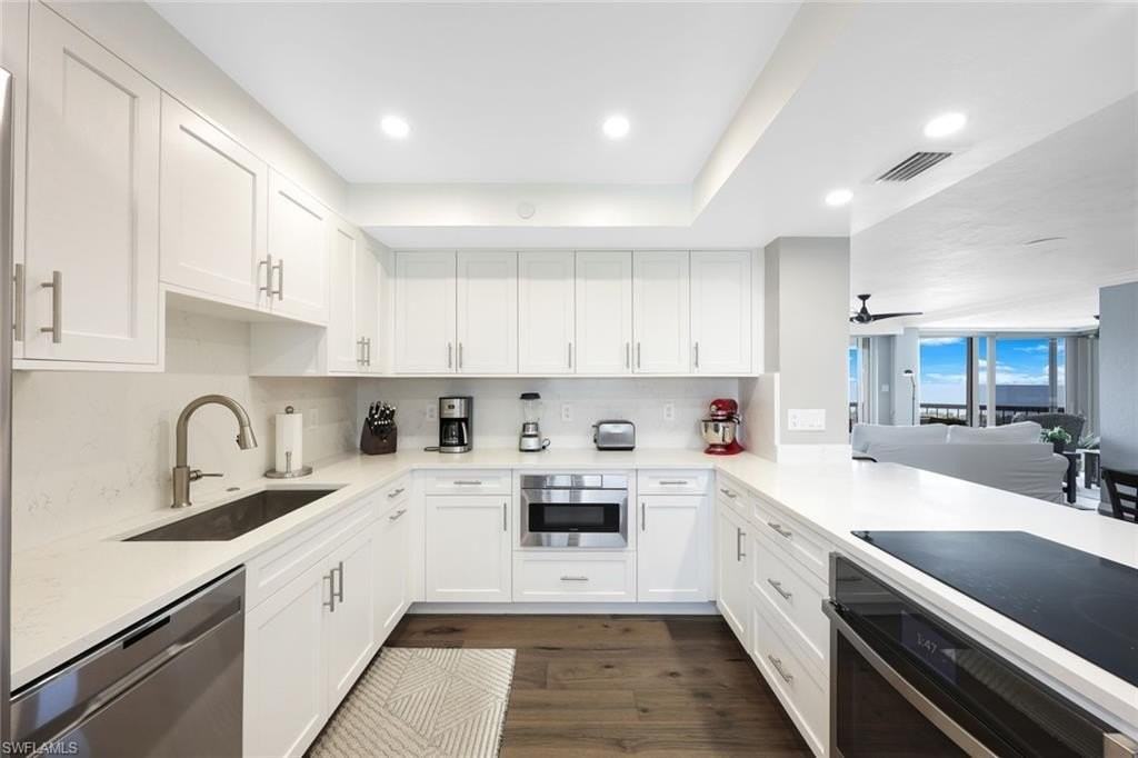 5501 Heron Point Dr #1203 - Photo 7 of 26