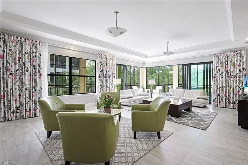 2751 Tiburon Blvd E Apt 201 #201 - Photo 2 of 31