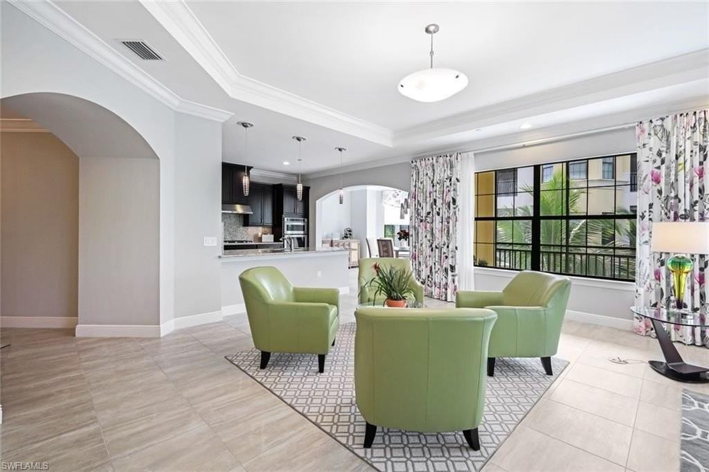 2751 Tiburon Blvd E Apt 201 #201 - Photo 3 of 31