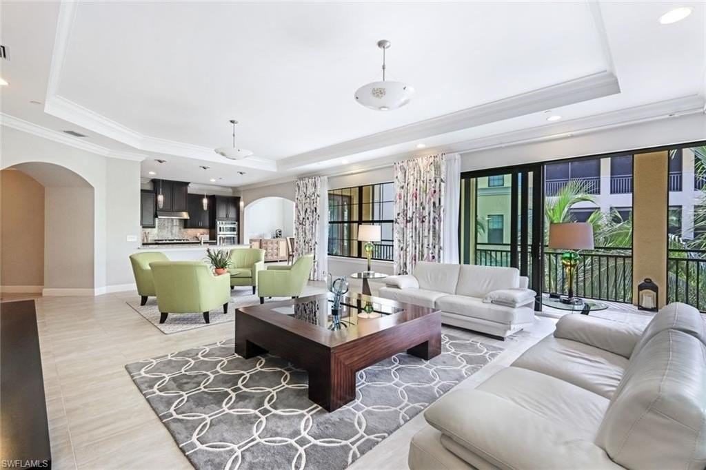 2751 Tiburon Blvd E Apt 201 #201 - Photo 6 of 31