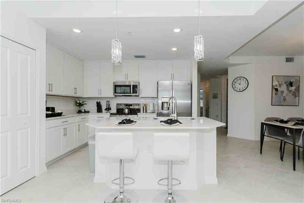 15285 Green Acres Ave Unit 418 #418 - Photo 4 of 49