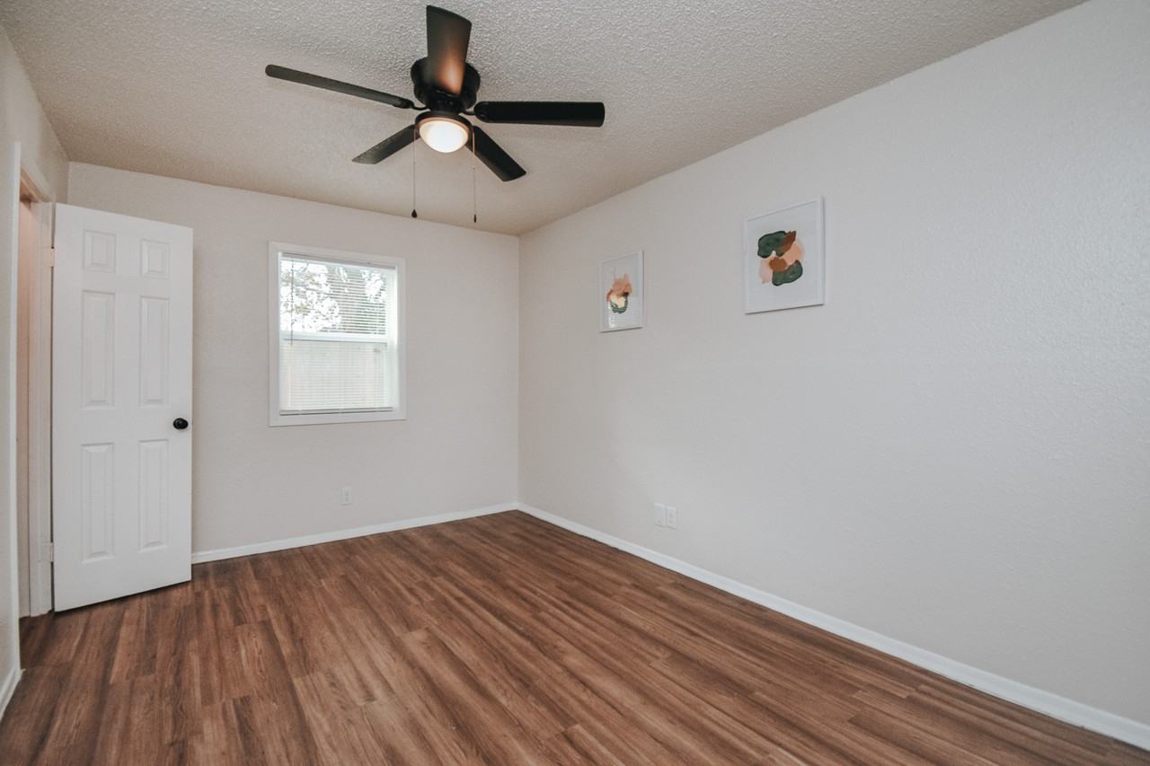 The District Apartments at Brazos - Photo 3 of 6