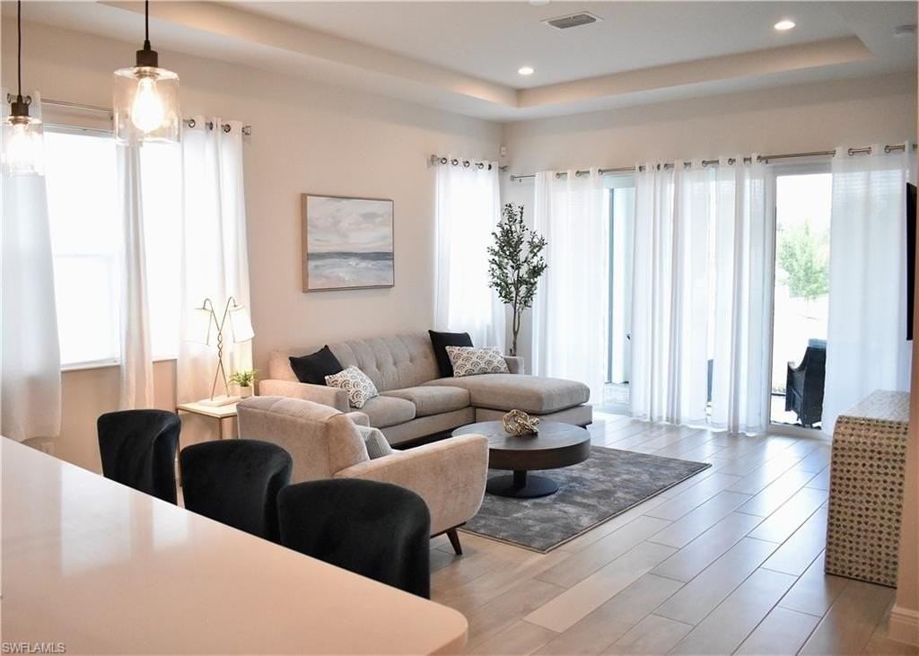 9175 Cayman Dr - Photo 3 of 31