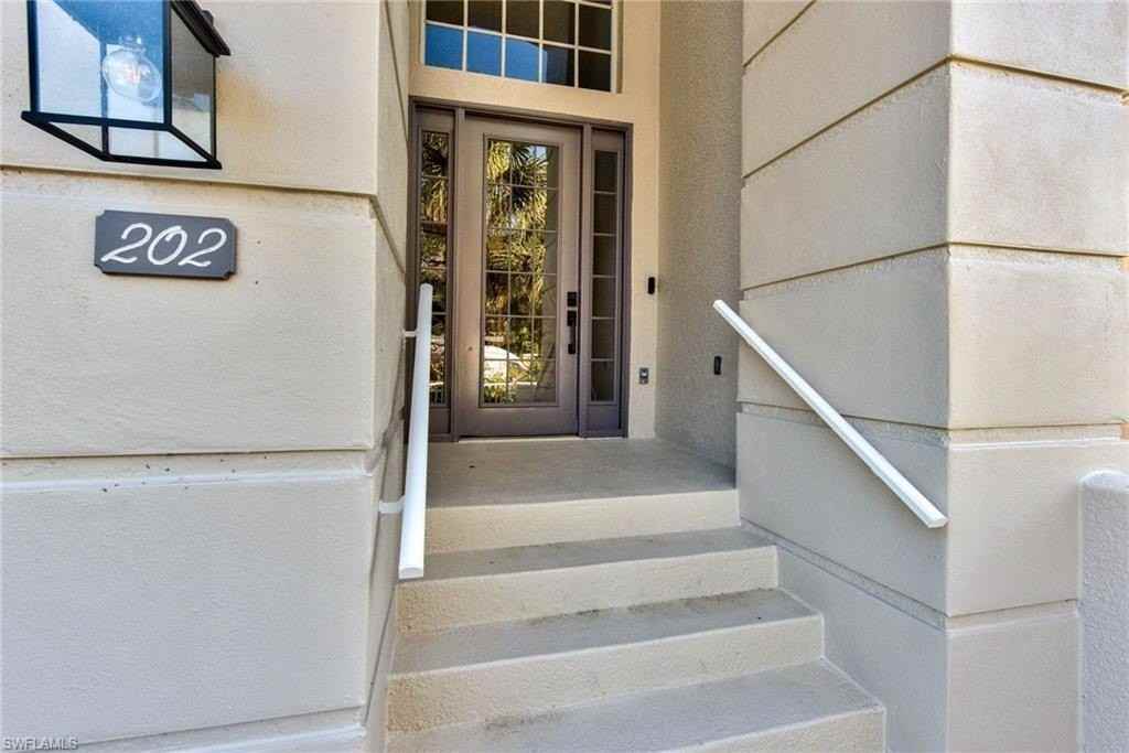 9657 Cypress Hammock Cir Apt 202 #202 - Photo 4 of 35