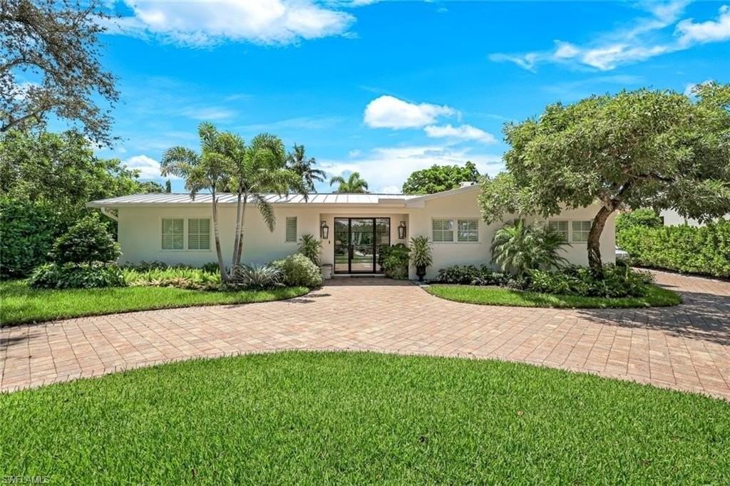 642 6th Ave N - Photo 2 of 25