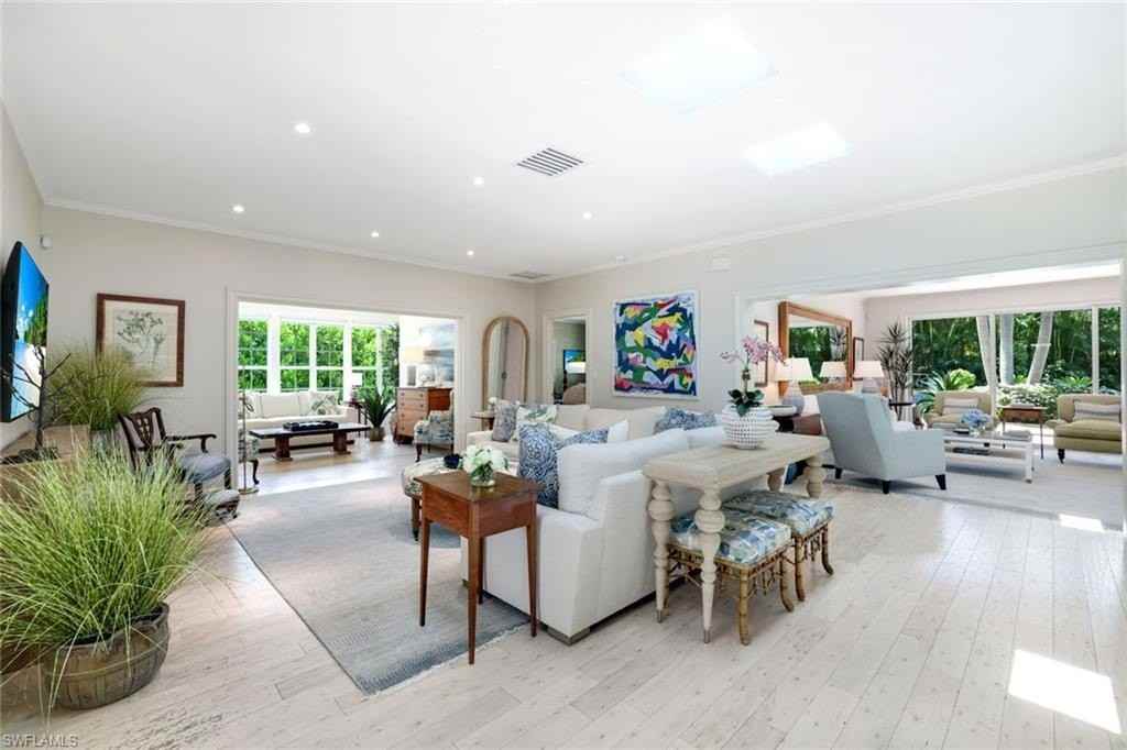 642 6th Ave N - Photo 5 of 25