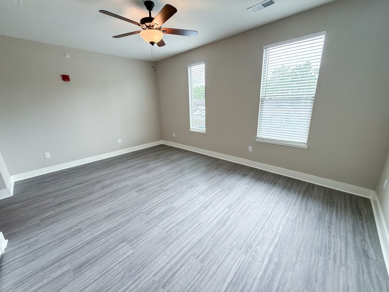 110 Southwest Market Street - Photo 5 of 50