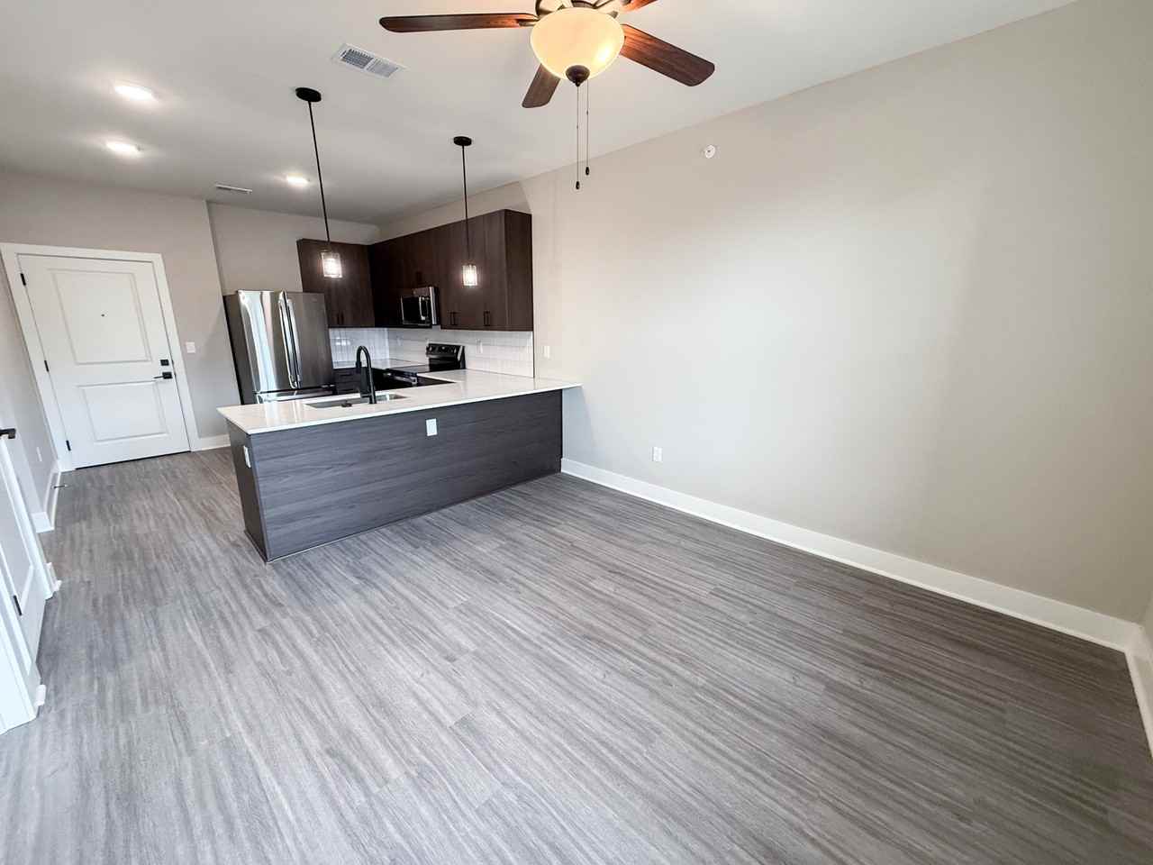 110 Southwest Market Street - Photo 5 of 50