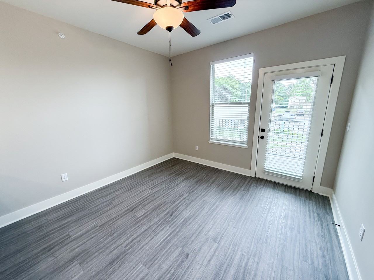 110 Southwest Market Street - Photo 7 of 50