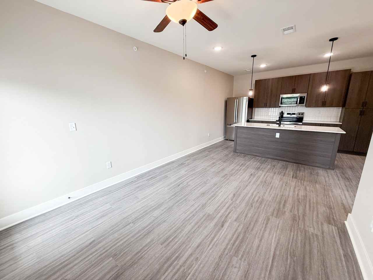 110 Southwest Market Street - Photo 5 of 50