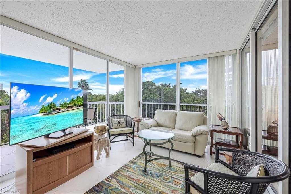 5501 Heron Point Dr Apt 204 #204 - Photo 2 of 23