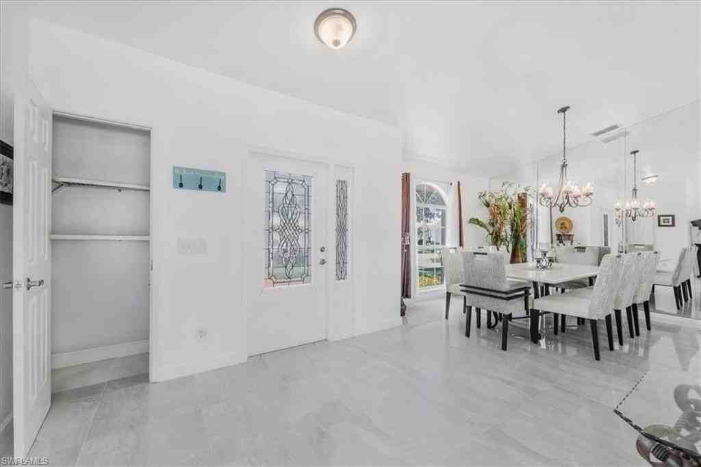 1833 N Bahama Ave - Photo 3 of 43