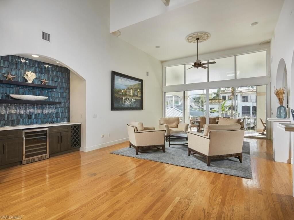 720 17th Ave S - Photo 6 of 33