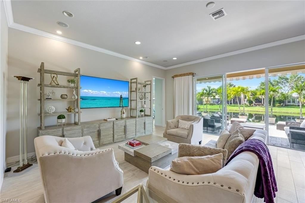 6582 Monterey Pt - Photo 4 of 28