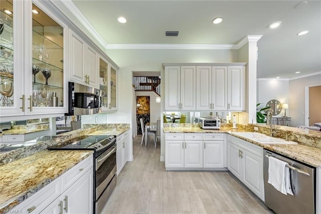 6582 Monterey Pt - Photo 7 of 28